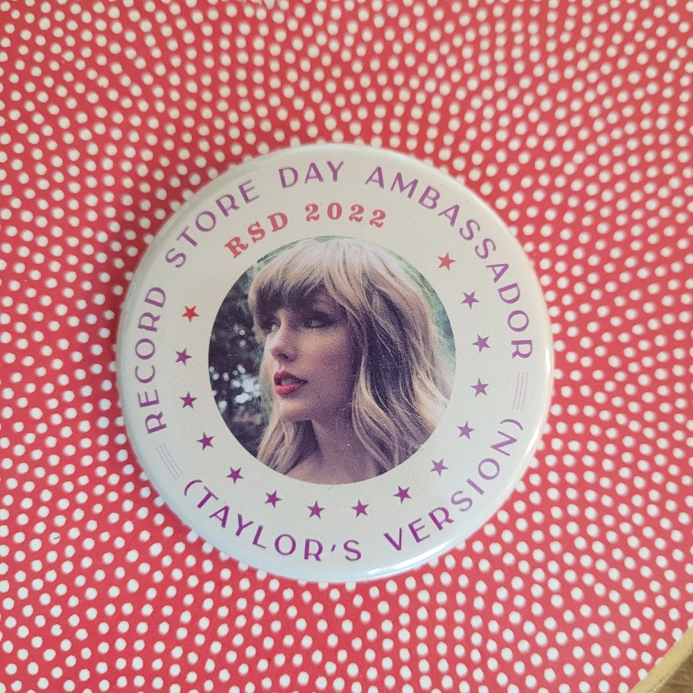 Taylor Swift RSD 2022 official button